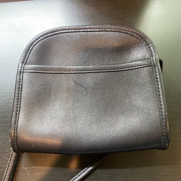 Coach Handbags - Vintage Coach Bag